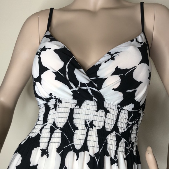 #29 Black & White Floral Maxi Dress - Picture 10 of 15